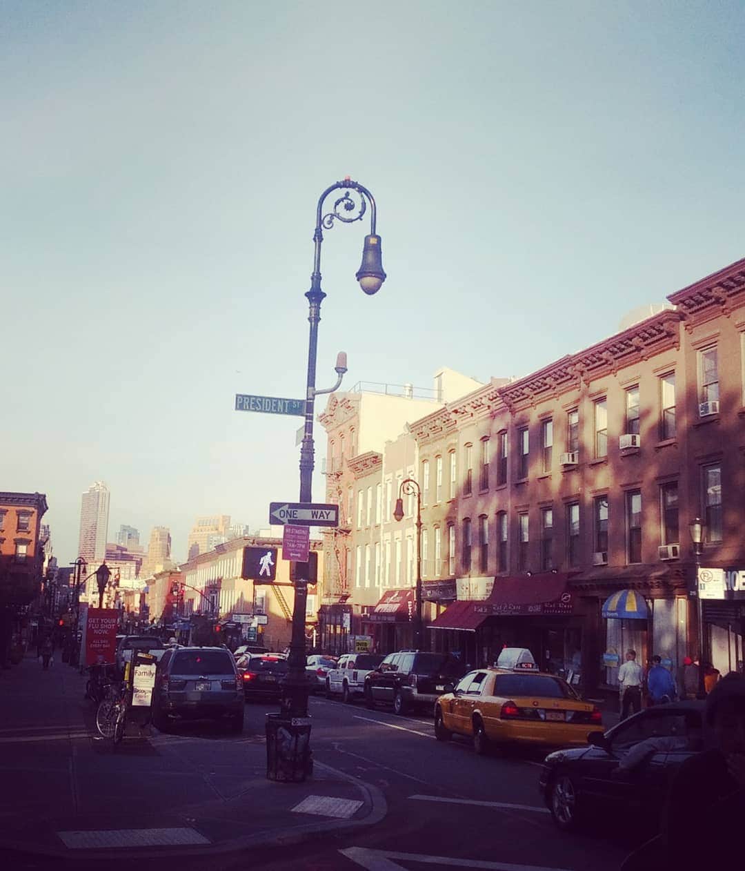 前田真里さんのインスタグラム写真 - (前田真里Instagram)「三連休、いかがお過ごしですか  #GooglePhotos が今後、使えなくなるそうで  #過去pic ちょこちょこ、 投稿していきます⭐  #スヌーピー #halloween #DuaneReade #snoopy #newyork #brooklyn #usa #NY #RAMEN  写真は、「脱サラDassara Brooklyn Ramen」 At.SmithSt Brooklyn というラーメン店に いったときのもの。ＨＰがないということは、 もうなくなったのかなぁ。テーブルがたくさん　あるファミレスみたいな、ゆったり居心地がいい 空間でした🍜」11月22日 22時15分 - maedamari