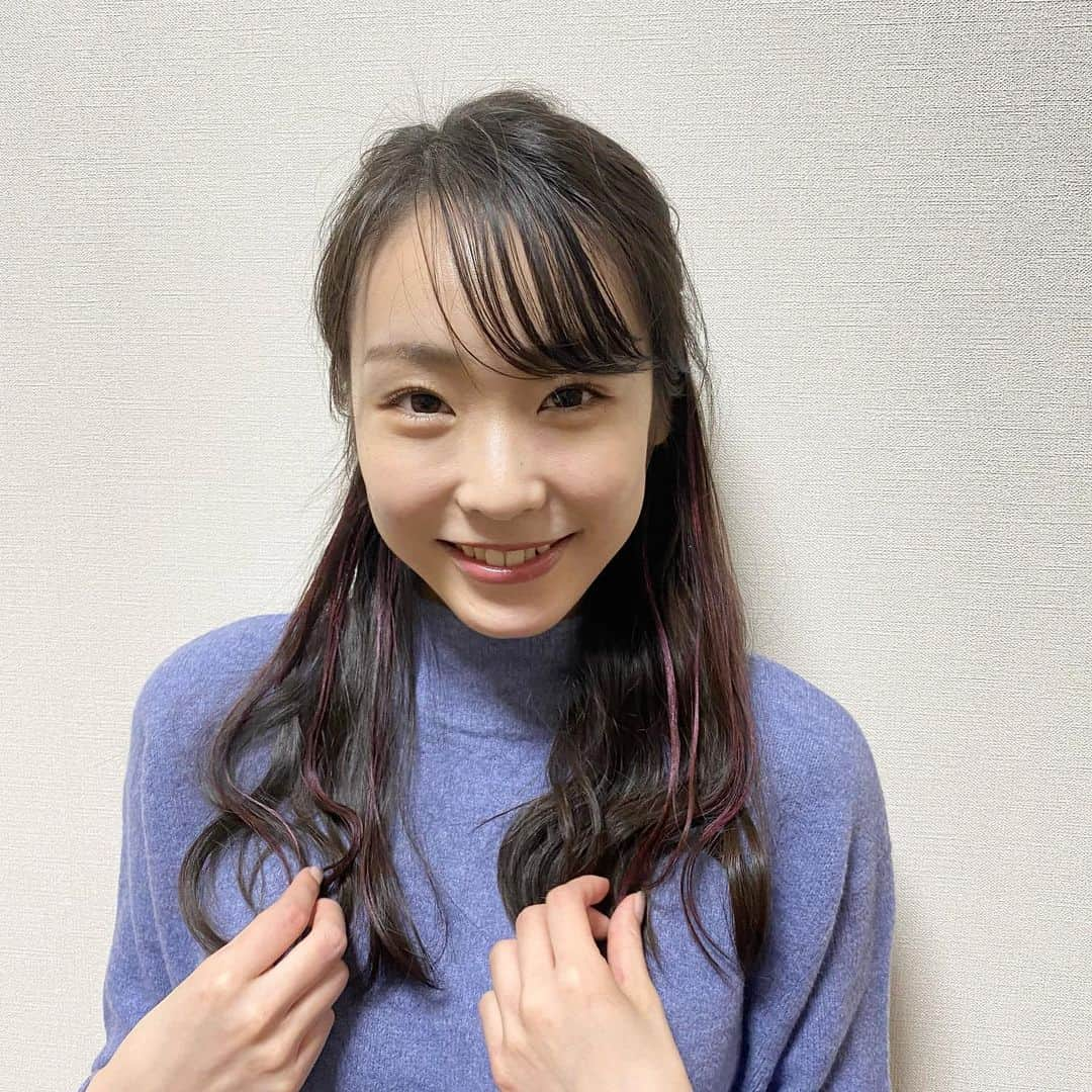 田中美有のインスタグラム：「リーゼ様 (@liese_official_jp )から頂いたヘアモンスター🎶  今回「パールロゼ」を使用して、 私が普段よくするハーフアップの印象もガラリとチェンジ☺️✌🏻  シャンプーで簡単にオフできるので、気軽に楽しめます！！  #PR_花王 #ヘアモンスター #リーゼ」