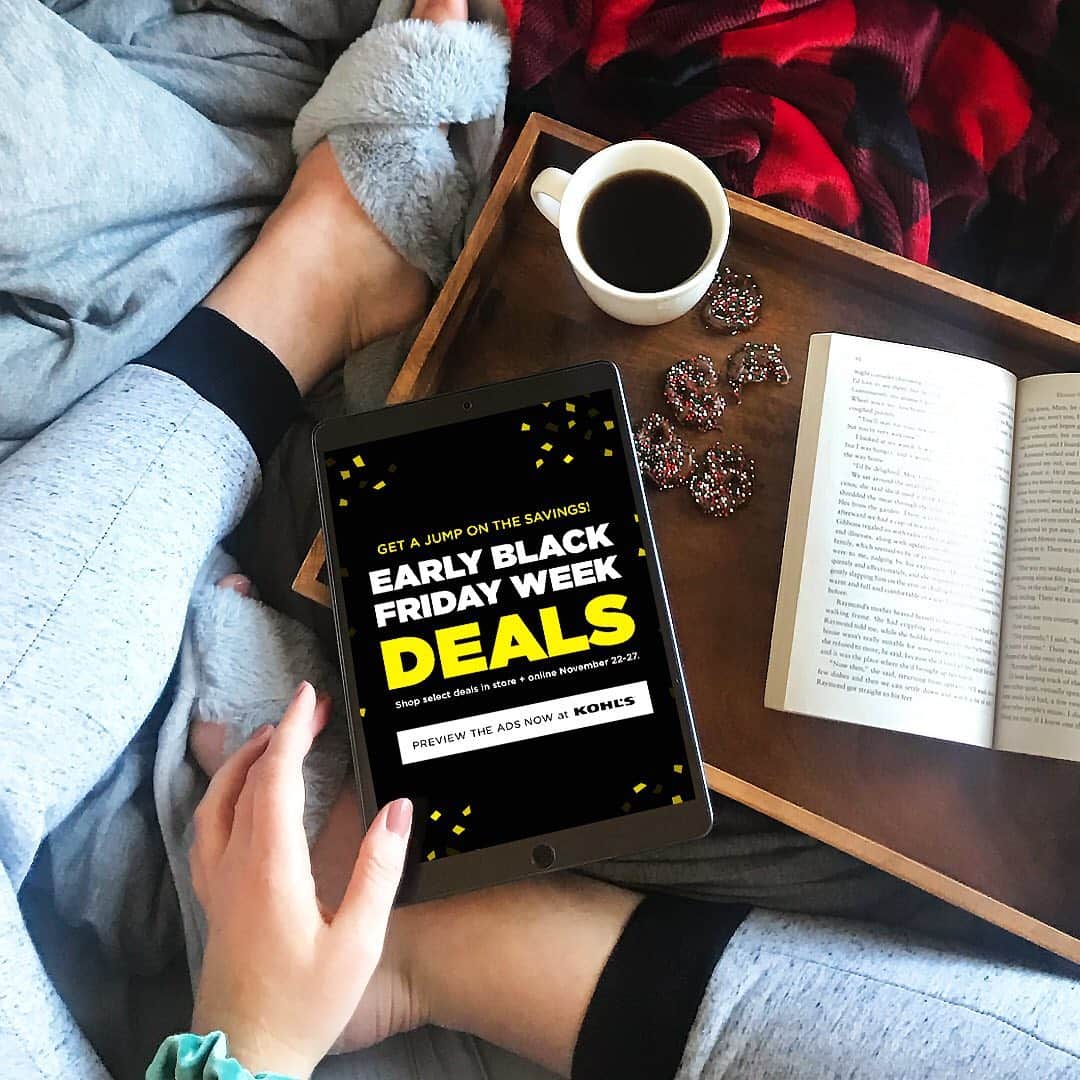 ロック&リパブリックのインスタグラム：「Black Friday Deals look a little different this year, and we are here 👏 for 👏 it 👏. Cuddle up, grab a snack and get incredible savings all week long. You can start shopping Sunday at 12:01am (CT) online and at 8am local time in store. (Stores will be closed on Thanksgiving. Deals valid while supplies last; no rain checks.) You can even try our fast and free store pickup or contactless drive up!」
