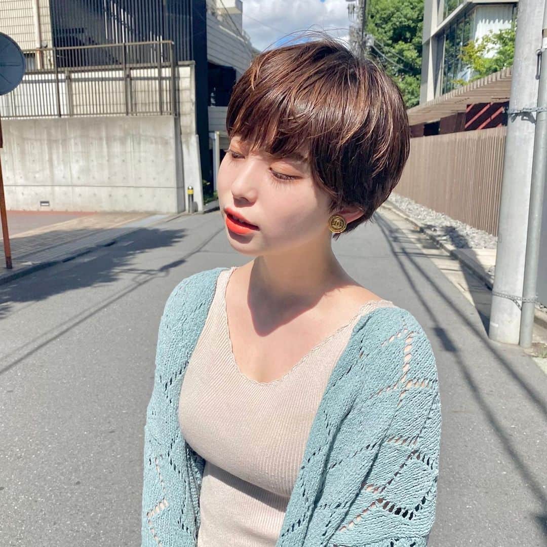 しばたあやなさんのインスタグラム写真 しばたあやなinstagram あー美しい ショートへア ショートボブ ショート 前髪ありショート ハンサムショート 暗髪ショート 黒髪ショート ベージュコーデ ベリーショート マッシュショート ワイドバング
