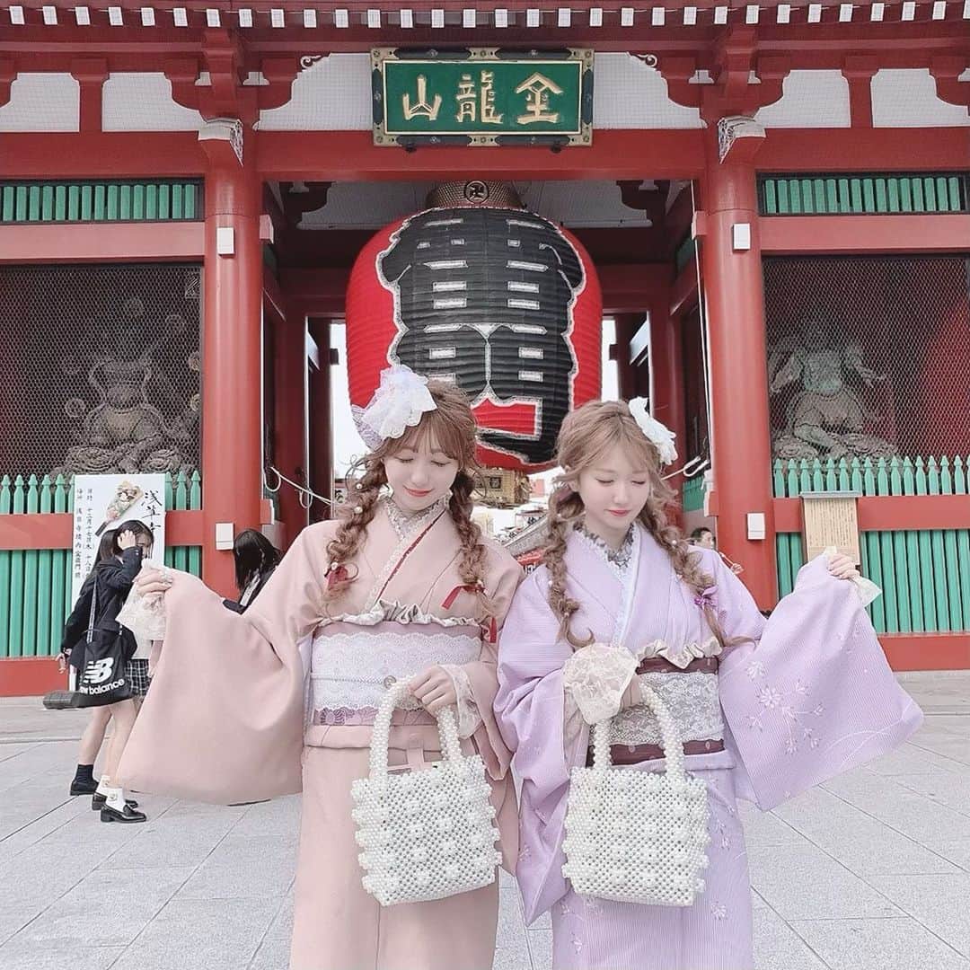 田口未彩のインスタグラム：「💗💜  なかよち  #浅草　#浅草観光　#着物　#レトロモダン　#レトロモダン着物」