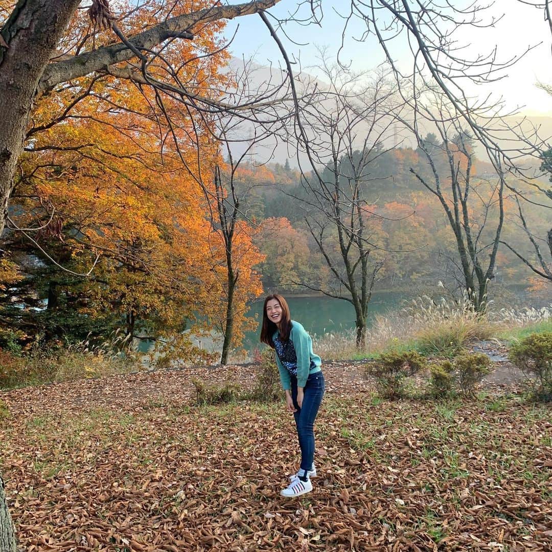 橋本聖子さんのインスタグラム写真 - (橋本聖子Instagram)「少し休憩🍂自然とお話し。 #自然 #秋 #紅葉」11月22日 23時03分 - _seikohashimoto