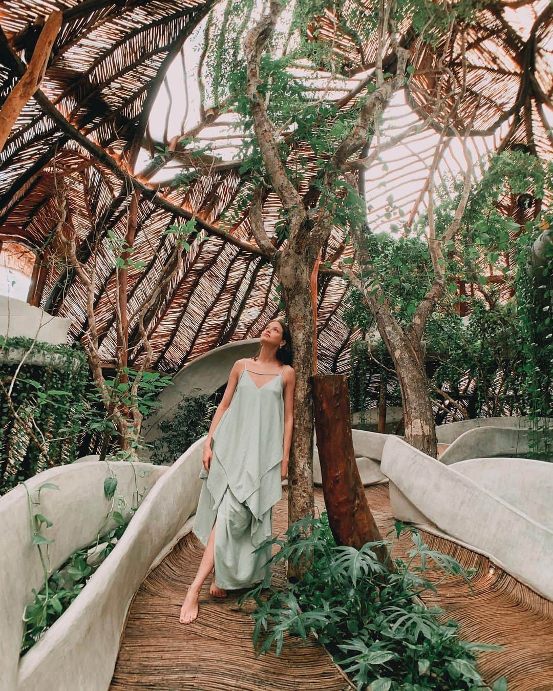 アガサ・モレイラのインスタグラム：「Todo se conecta. Es como un rompecabezas. 💚  . . . @_nadruz」