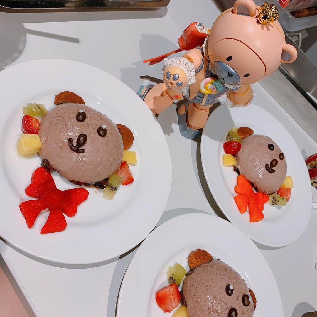 空野青空のインスタグラム：「秋葉原 #ガンダムカフェ にてスペシャルトークプログラムにゲスト出撃させていただきました〜👏🏻✨ なんと今回で2回目…光栄の極み…ありがたき…！！！！！  ガンダム好きにはたまらぬメニューがいっぱいあるので是非お越しください( •́ .̫ •̀ )もはや我が家（大嘘）  #ガンダムカフェ秋葉原店 #gundamcafe #ガンダムカフェ秋葉原 #機動戦士ガンダム #秋葉原 #アキバ #akiba #GUNDAM #ガンダムW #GUNDAMW #ベアッガイ #ガンプラバトル #ガンプラバトルプロジェクト #あおにゃん #空野青空 #ファインダー越しの私の世界 #お洒落さんと繋がりたい #オタク女子 #オタクです」