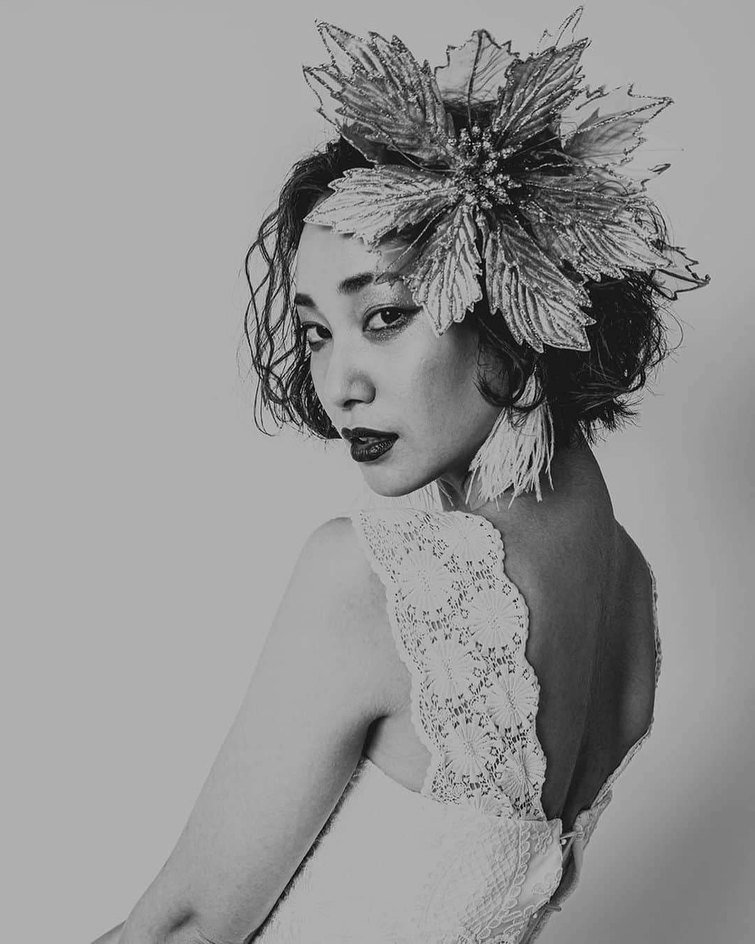 藤本奈月のインスタグラム：「少しずつ感覚取り戻して来た感じです。 たまには、オモテの仕事もして、 若い子たちに背中を見せるのも大切だなぁと。 現役である事を忘れない様にしなくては。 thx!! @ritsukoitai & @be_staffkitakyushu  . . #japanesemodel  #model  #modeling #fashionmodel #femalemodel #asiamodel #asianbeauty #asianmodel #showmodel  #japanesegirl #photographer #photogenic #photooftheday #makeup #madeinjapan #japan #japanesegirl #portfolio #日本 #福岡 #モデル #作品 #作品撮影 #撮影 #作品撮り #モデル募集」