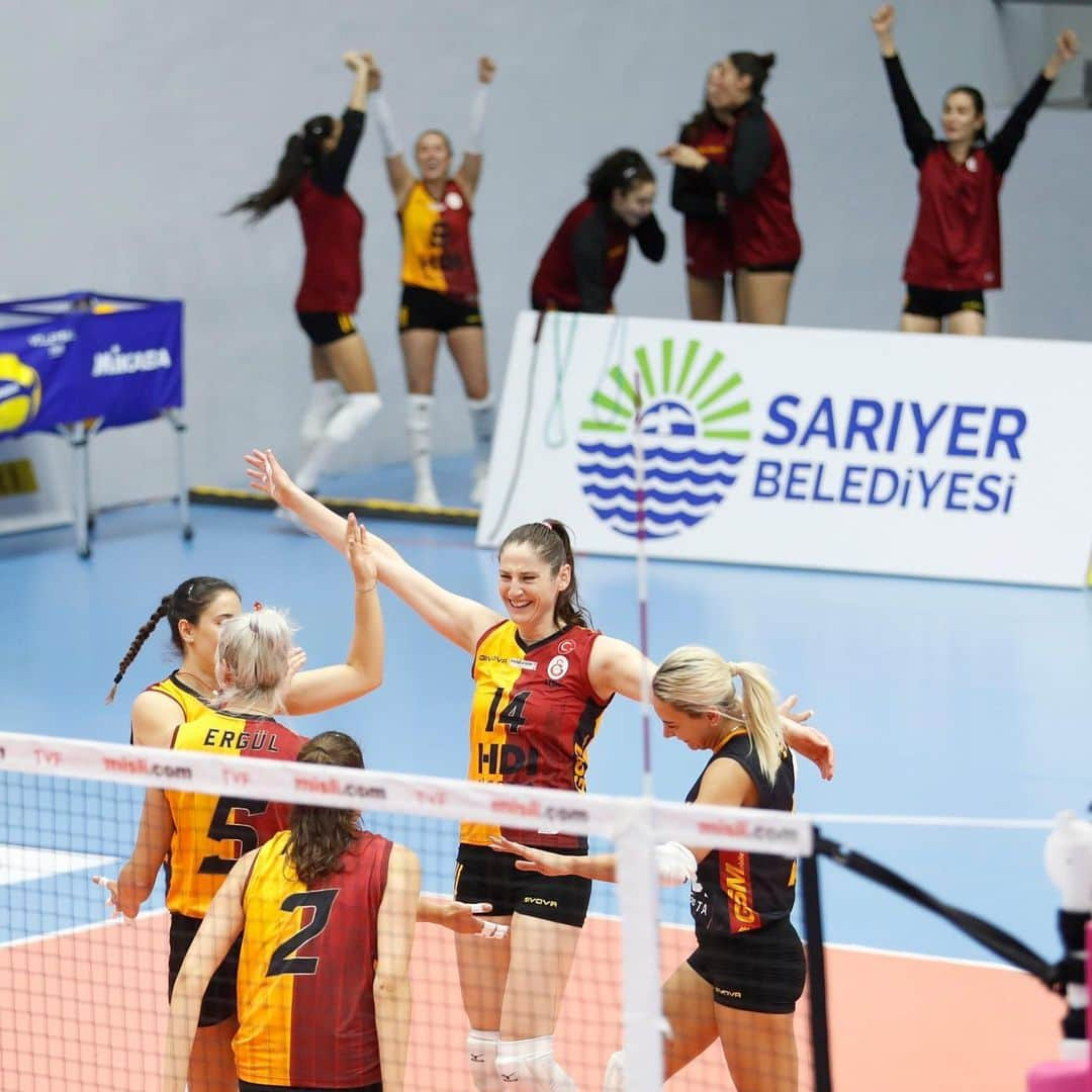 ガラタサライSKさんのインスタグラム写真 - (ガラタサライSKInstagram)「📸 3-0 kazandığımız Sarıyer Belediye-#Galatasaray HDI Sigorta karşılaşmasından kareler.」11月23日 0時12分 - galatasaray