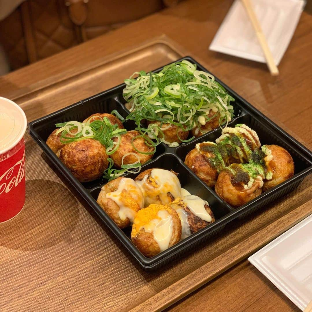 小湊優香さんのインスタグラム写真 - (小湊優香Instagram)「ひたすら食べてた2日間🤤 しあわせ·····  ﻿  #ユニバーサルスタジオジャパン #universalstudiosjapan #usj #大阪 #Osaka #女子旅 #photography #memory  #食いだおれ #食べ歩き  #美女 #美女旅行 #幸せ」11月23日 0時31分 - y.miranic