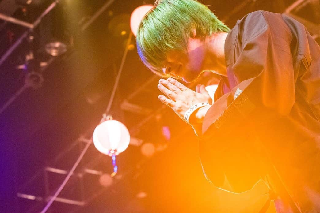 MONOEYESさんのインスタグラム写真 - (MONOEYESInstagram)「2020.11.22 MONOEYES Semi Acoustic Live Tour 2020 熊本城ホール シビックホール Photo by Maki Ishii monoeyes」11月23日 0時37分 - monoeyes_official