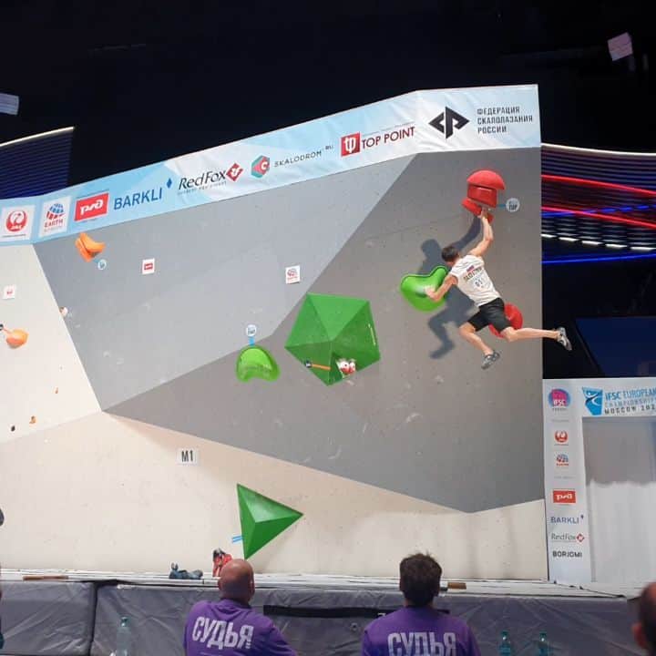 イェルネイ・クルーダーのインスタグラム：「Better day than yesterday 🙃 📸: @gorazdhren  _________________ @scarpaspa @ocun.climbing @vibram @snowmonkey  @sloveniaclimbing」
