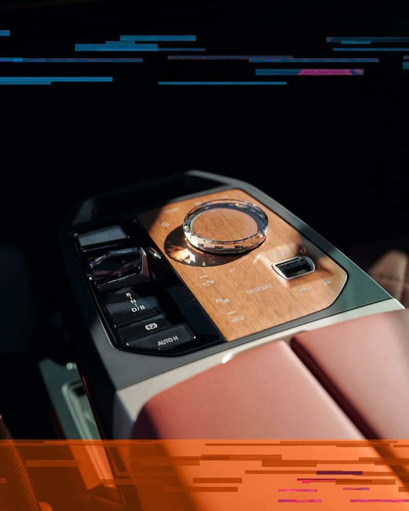 BMWのインスタグラム：「Designed to be a living room on wheels. The first-ever BMW iX. #THEiX #BornElectric #NEXTGen #BMW @BMWi」