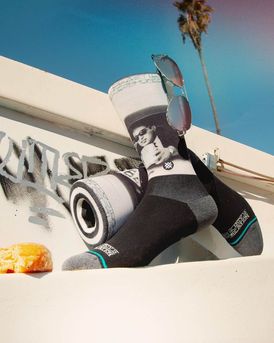 Stanceのインスタグラム：「Listen all y’all it’s a SABOTAGE!!! 🚨🍩 For the last 5 years Stance socks has had the honor to work with iconic rap legends, The Beastie Boys. @beastieboysstory  For Holiday 2020 we are back with all-new casual collection of styles taking design cues from the groups iconic 1994 album "ILL Communication" ! 🎤🎤🎤...Link in bio.」