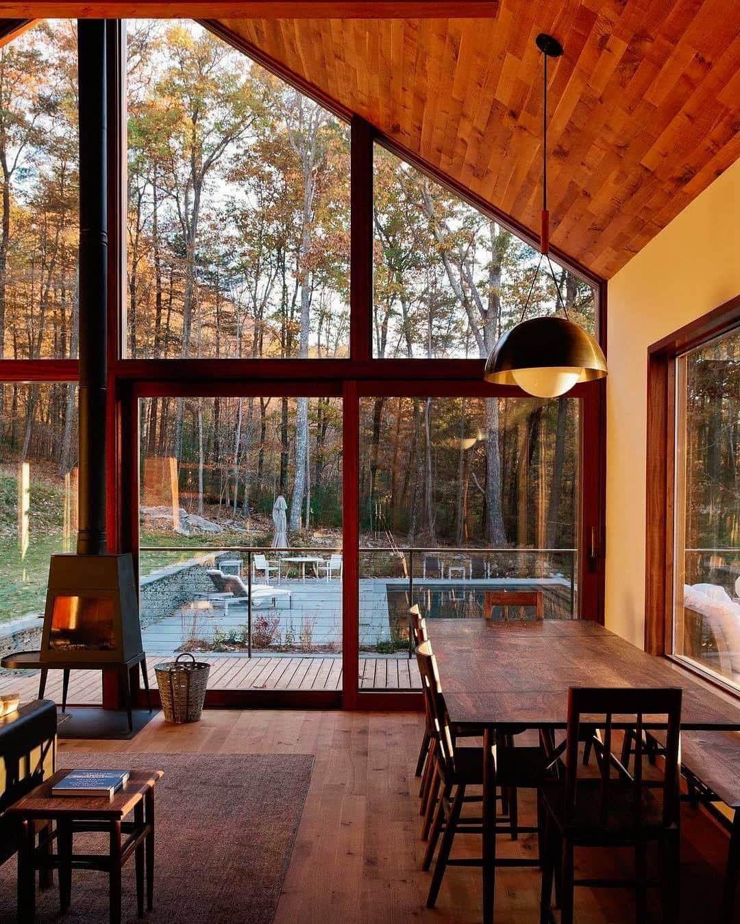 Architecture - Housesさんのインスタグラム写真 - (Architecture - HousesInstagram)「⁣ 𝗛𝘂𝗱𝘀𝗼𝗻 𝗪𝗼𝗼𝗱𝘀 🌲⁣ When #scandinavian and mid-century modern design meets things like this happen.⁣ What are you thinkings about this #cabin? Swipe left to discover its interior.💙⁣ _____⁣⁣⁣⁣⁣ 📐 @langarchitecture⁣ 📍Kerhonkson, #NewYork⁣ #archidesignhome⁣ _____⁣⁣⁣⁣⁣ #cabinlife #cabin #architecture #architecture_lovers #architecturephotography ⁣⁣ #architecturelovers #architecturephoto #modernarchitecture #architecturedesign #architectures⁣⁣⁣ #archilovers #architect #cabinlove」11月23日 1時50分 - _archidesignhome_