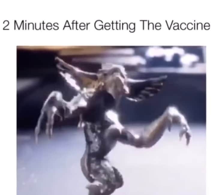 ネイト・ロビンソンのインスタグラム：「Y’all better not take that vaccine 💉 lol gonna end up like my mans right here lol #Holdat」