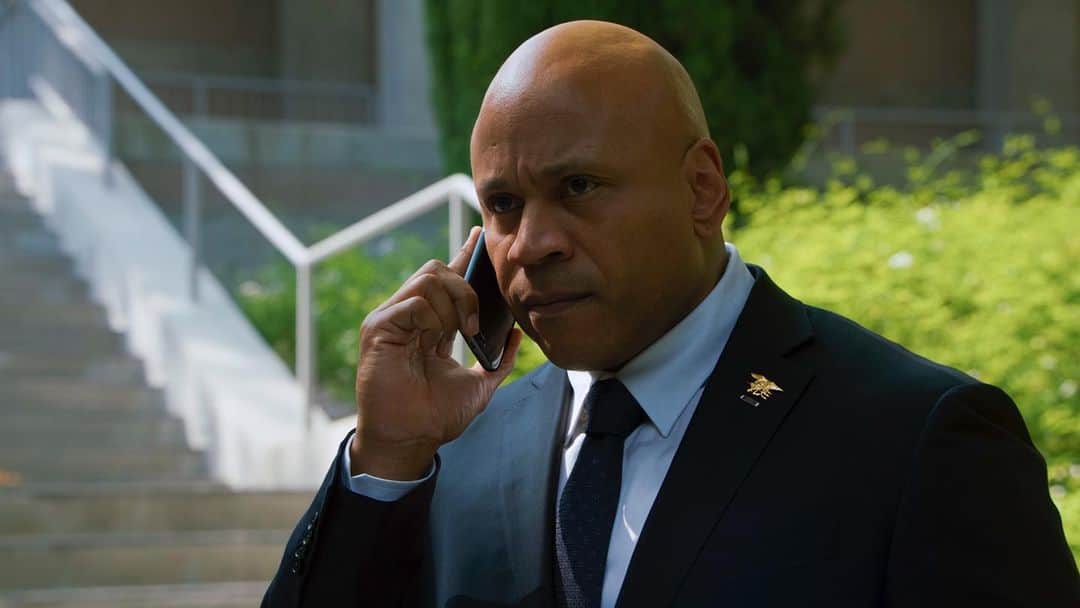 LL・クール・Jのインスタグラム：「Just callin' to make sure you're tuning into NCIS: LA tonight at 6:30 pm PT / 9:30 pm ET LOL」