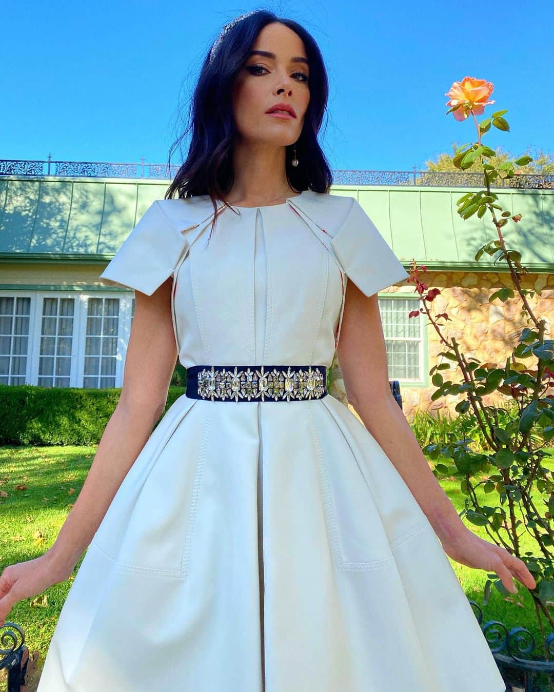 アビゲイル・スペンサーのインスタグラム：「Welcome to the dollhouse. #holidayfashion #happysunday #sundaybest 📷 @claytonhawkins」