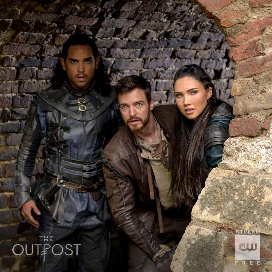 The CWさんのインスタグラム写真 - (The CWInstagram)「It's up to them. A new episode of #TheOutpost airs tonight at 9/8c! Stream tomorrow free only on The CW.」11月23日 2時00分 - thecw
