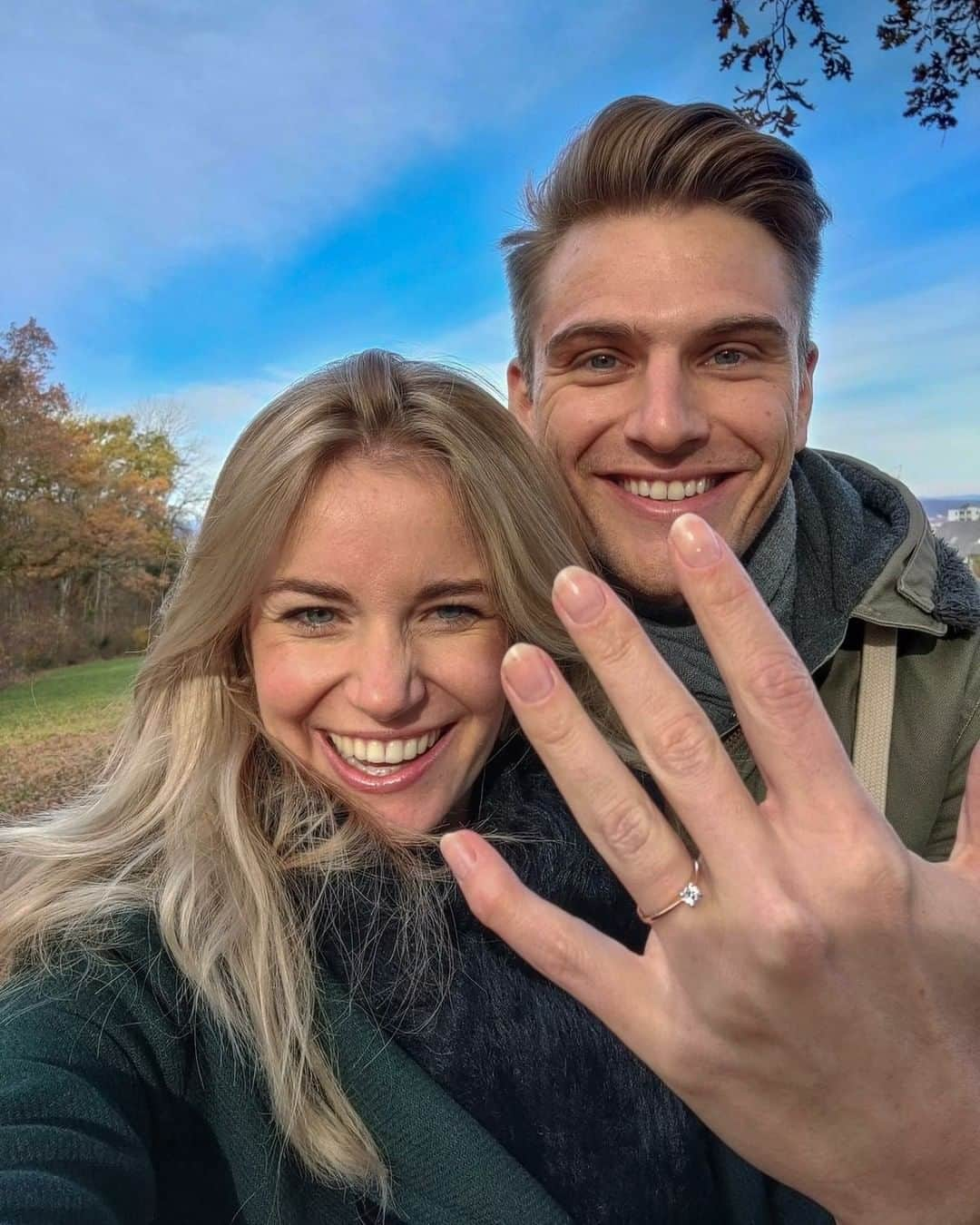 マルセル・キッテルさんのインスタグラム写真 - (マルセル・キッテルInstagram)「We've taken another big step in life together: we are engaged! ❤️  I'm so happy and lucky to have you on my side since 6 years now, going through ups and downs but always keeping each others back. I'm so excited to call you my fiance now and wife in the future! I love you! 😘😘😘」11月23日 2時00分 - marcelkittel