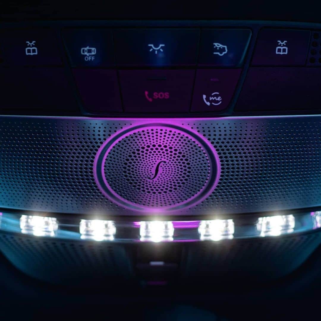 Mercedes AMGさんのインスタグラム写真 - (Mercedes AMGInstagram)「High-end surround sound and ambient lighting. #Mood  📷 @mike.mvp  #DrivingPerformance #MercedesAMG #Burmester」11月23日 2時00分 - mercedesamg