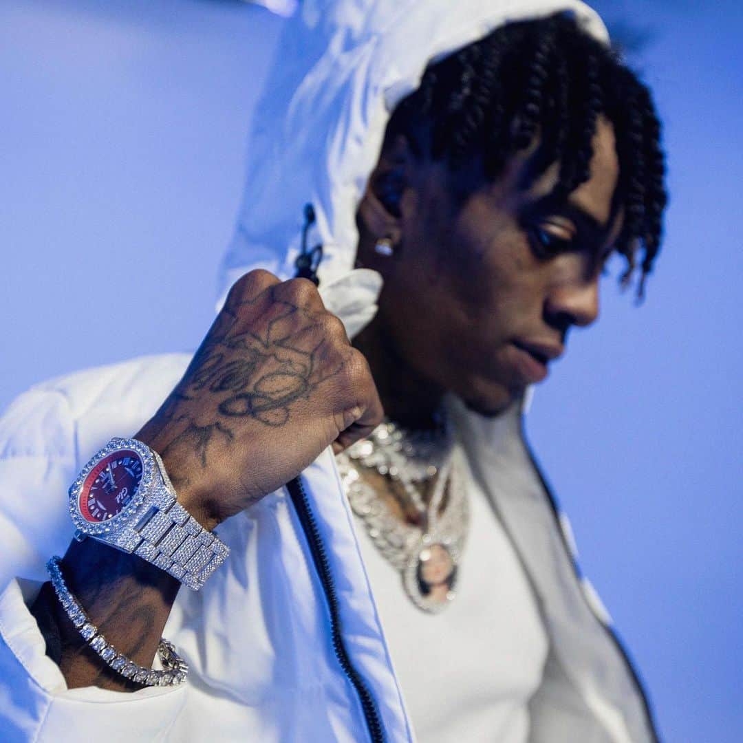 のインスタグラム：「Started the wave 🌊」