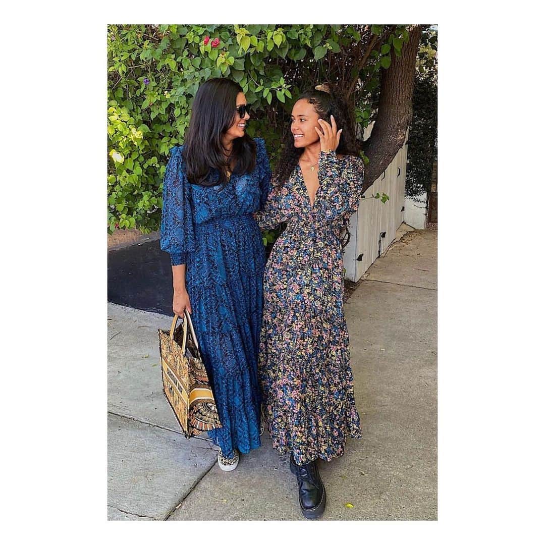 ティーバッグスのインスタグラム：「Sunday style ✨ Divine mother and daughter duo @rachel_roy and @ava_dash in our classic Aydeniz and Anouska dresses. #MISAmuse #MISAworld」