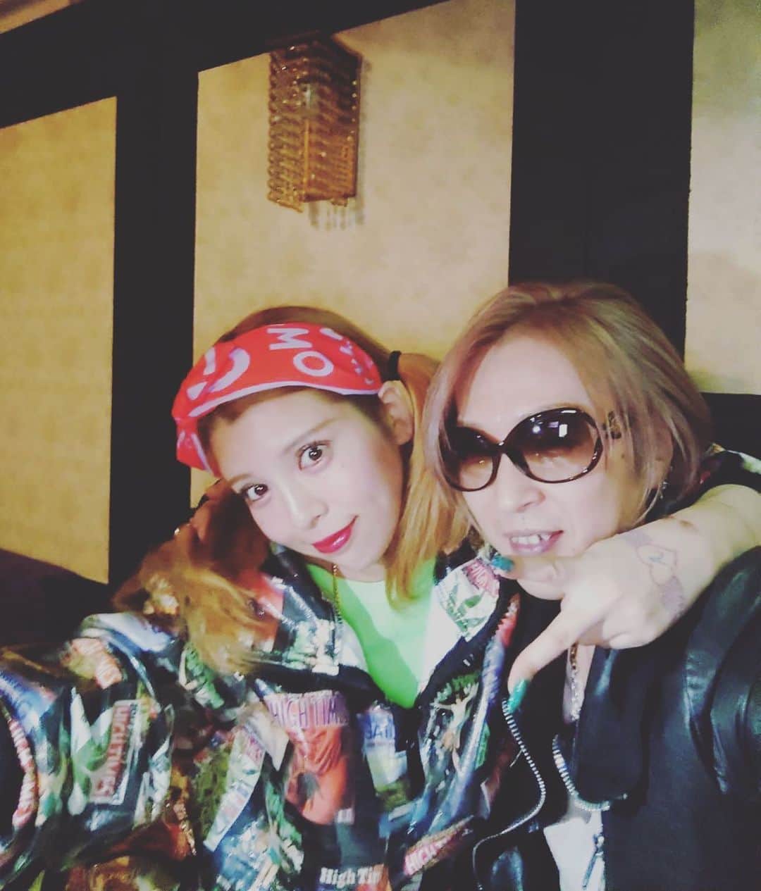 坂口杏里のインスタグラム：「BARカシェット09054307175 盛り上がってます❤️  お待ちしております‼️  ↑何かあればこちらまで！ Bar Cachette (カシェット) 東京都新宿区歌舞伎町2-11-7 メトロビル4階 営業時間 1:00～  お待ちしてますん💕 男性１時間3000円 女性１時間1500円 （飲み放題）  ライン交換写メ撮ろ♡」