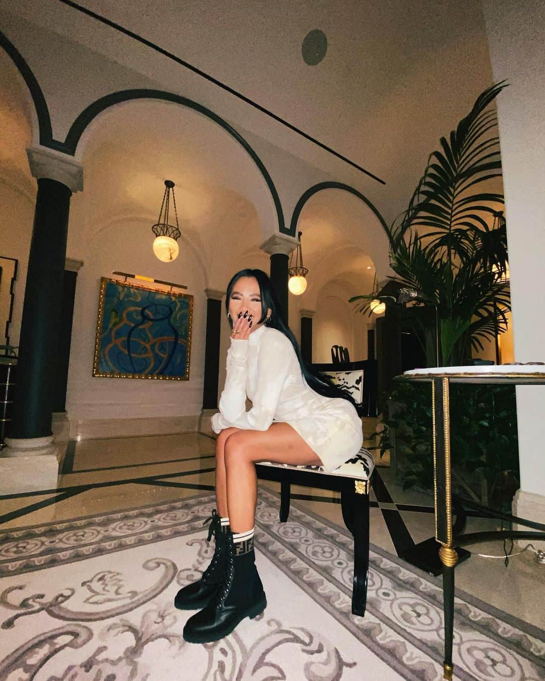 エマリン・エストラーダのインスタグラム：「✨thriving✨」