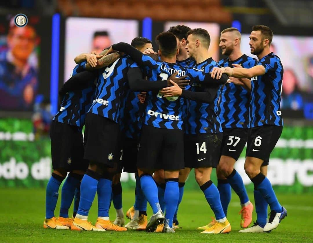 ステファン・デ・フライさんのインスタグラム写真 - (ステファン・デ・フライInstagram)「Bella reazione, bravi ragazzi 💪⚫🔵 A great response, well done lads 💪⚫🔵」11月23日 2時56分 - stefandevrij