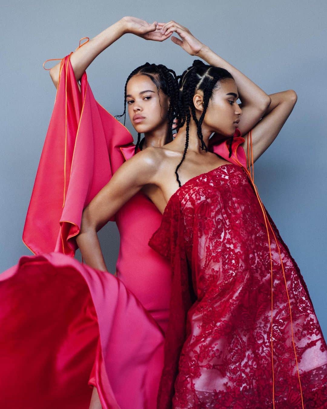アレクシマビーユのインスタグラム：「AM haute couture @wonderland thanks @adelecany and @paulmorelstudios for both beautiful images @alexismabille #wonderland #alexismabillehautecouture #hautecouture #alexismabille #colorful #blackpower #blackbeauty #attitude #editorial #fashion #magazine #thankyou」