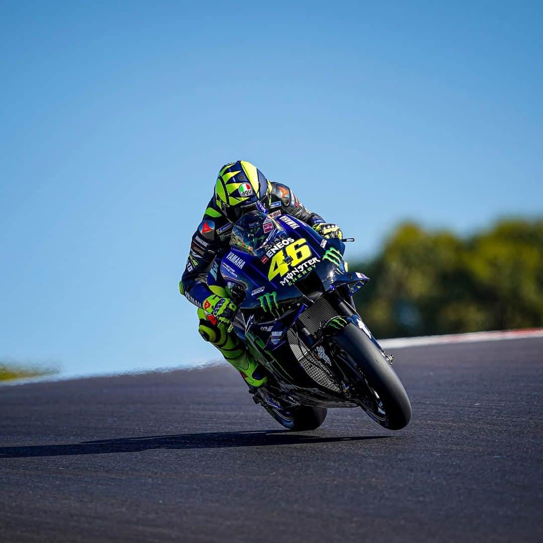 YamahaMotoGPさんのインスタグラム写真 - (YamahaMotoGPInstagram)「💬 @valeyellow46, #PortugueseGP Race Result - P12:  "This last GP with the team was emotional because we’ve been racing together for 15 years and shared many unforgettable moments. Today I felt good, so it’s a good end to the story."  #MonsterYamaha  #MotoGP」11月23日 3時18分 - yamahamotogp