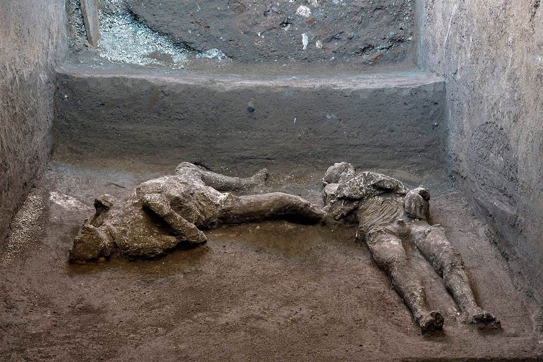 NBC Newsさんのインスタグラム写真 - (NBC NewsInstagram)「Pompeii officials announced on Saturday the discovery of what are believed to be the skeletal remains of a rich man and his male slave attempting to escape death from the eruption of Mount Vesuvius nearly 2,000 years ago.⁠ ⁠ The remains of the two victims, lying next to each other on their backs, were found in a layer of grey ash at least 6.5 feet deep, they said. The archeological park is located at a villa in Civita Giuliana, on the outskirts of Pompeii. Tap the link bio to read the full story.⁠ ⁠ 📷 Handout / @afpphoto」11月23日 3時31分 - nbcnews