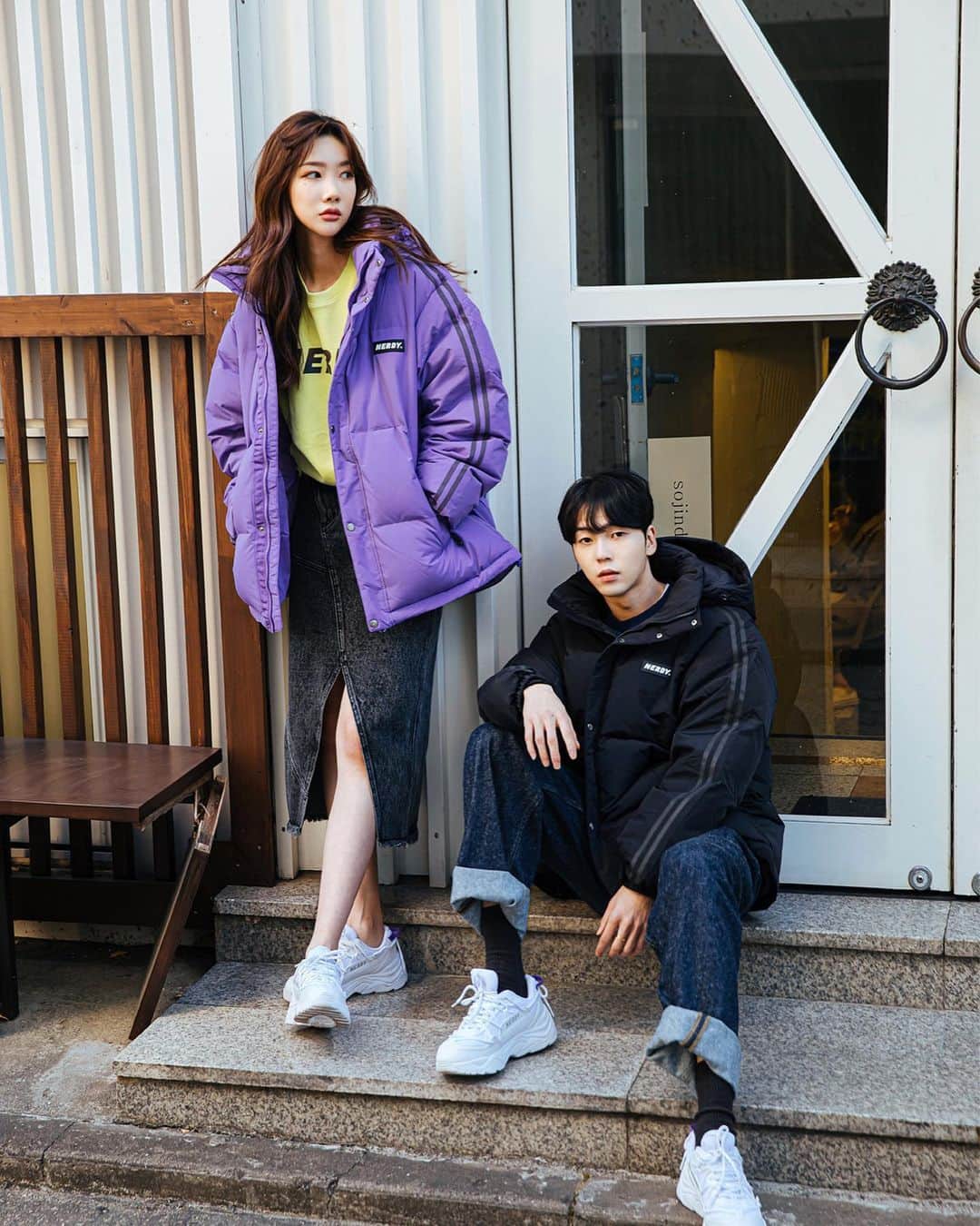 가로수길 , Seoulのインスタグラム：「Street for @nerdyofficial 🔥 커플패딩으루 딱이지요 🤗」