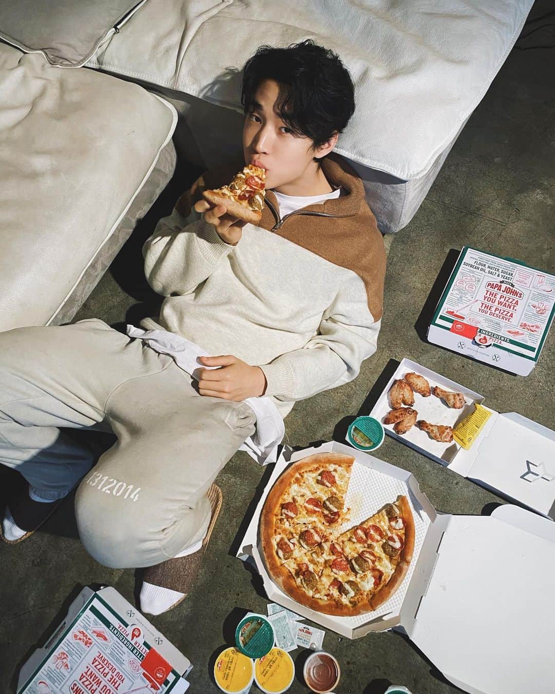 ヘンリーさんのインスタグラム写真 - (ヘンリーInstagram)「pizza party !! #광고 #파파존스 #미트볼페퍼로니피자 #고기토핑가득신메뉴」11月23日 13時24分 - henryl89