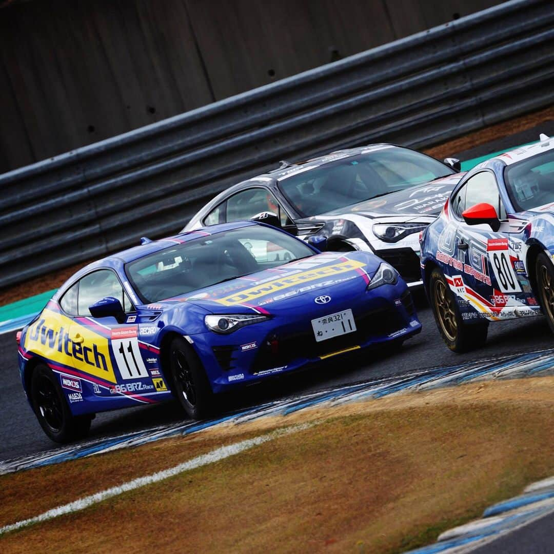 脇阪寿一さんのインスタグラム写真 - (脇阪寿一Instagram)「三橋仁明写真館  GR 86/BRZ Race  最終戦 ツインリンクもてぎ  決勝12位  #gr86brzrace #assomotorsports #toyota #86 #owltech #春ちゃん #寿一サロン  #豊田章男 #モリゾウ #boss #感謝 #三橋仁明 #カメラマン」11月23日 13時25分 - juichiwakisaka