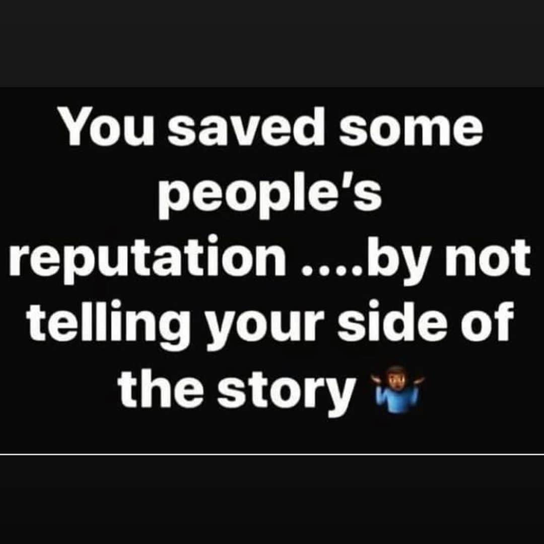 ダフニ・クラークのインスタグラム：「Just saying.........」