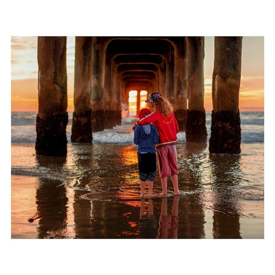 Pete Halvorsenのインスタグラム：「My friend @MrDrewScott took time out of decorating for the Holidays to tag me In the #MyOceanEcho challenge. I have yet to backdown to a challenge from Drew, but especially when involves sharing what (and who) I work on protecting the ocean for. If you’ve followed me for awhile you know how involved I am in local & global cleanup/stopping plastic initiatives.   Drew asked me to share a photo of someone I’m protecting this ocean for, it didn’t take long for me to think of my kids and their future footprint on this planet. They are lucky enough to grow up down the street from this beautiful ocean, but without taking steps to protect this ocean (only 7% is currently protected) I’m not sure what future generations will see when they come to the coast.   So I’m joining Drew and so many others in posting a photo of someone I’m protecting the ocean for, I’ll tag a few people I know care about this ocean and the environment as much as I do. @shakesbeer_ @createdbycyndi and @ilikefrecklesandflaws   Reduce, Reuse, Recycle ♻️🤙🏼」