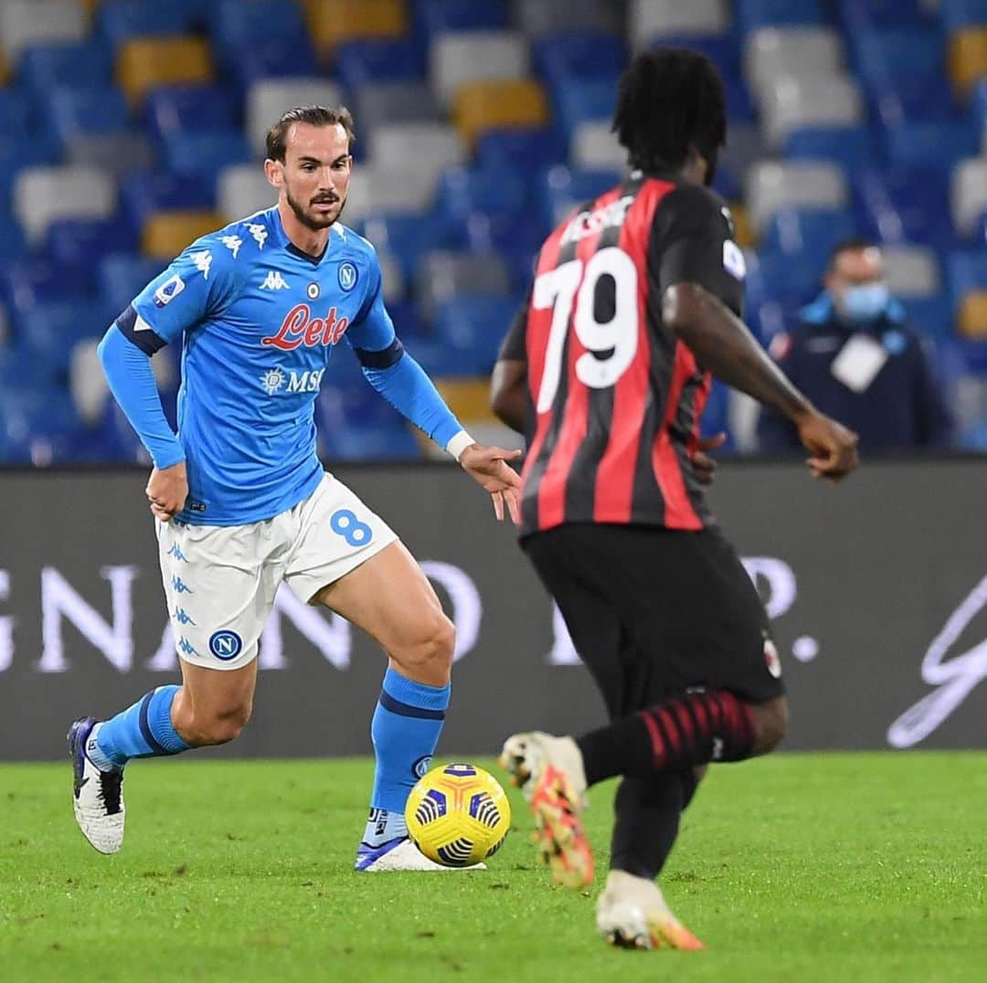 SSCナポリさんのインスタグラム写真 - (SSCナポリInstagram)「📸 Gli scatti del primo tempo ⚽️ #NapoliMilan 0-1  💙 #ForzaNapoliSempre」11月23日 5時43分 - officialsscnapoli