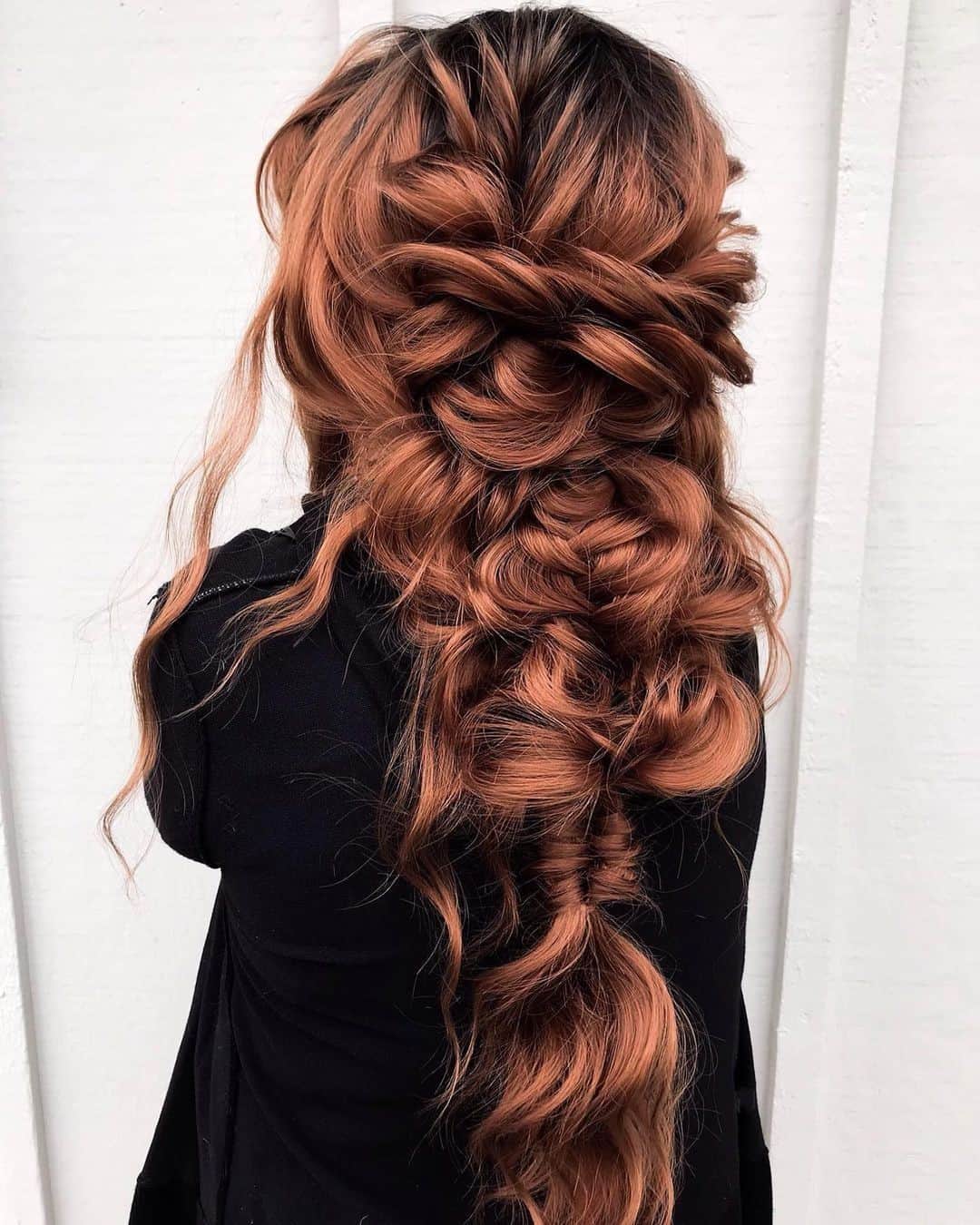 Sam Villaさんのインスタグラム写真 - (Sam VillaInstagram)「If the #holidays could be wrapped up in one #hairstyle - it would be this one. Crisp color accompanied by whimsical twists and turns, this #braidstyle by @svglamour embodies the #holidayseason ahead. ❤️ ⠀ ⠀ Do you lean into #intricate braids or sleek styles when it comes to #holidayhair?」11月23日 5時58分 - samvillahair