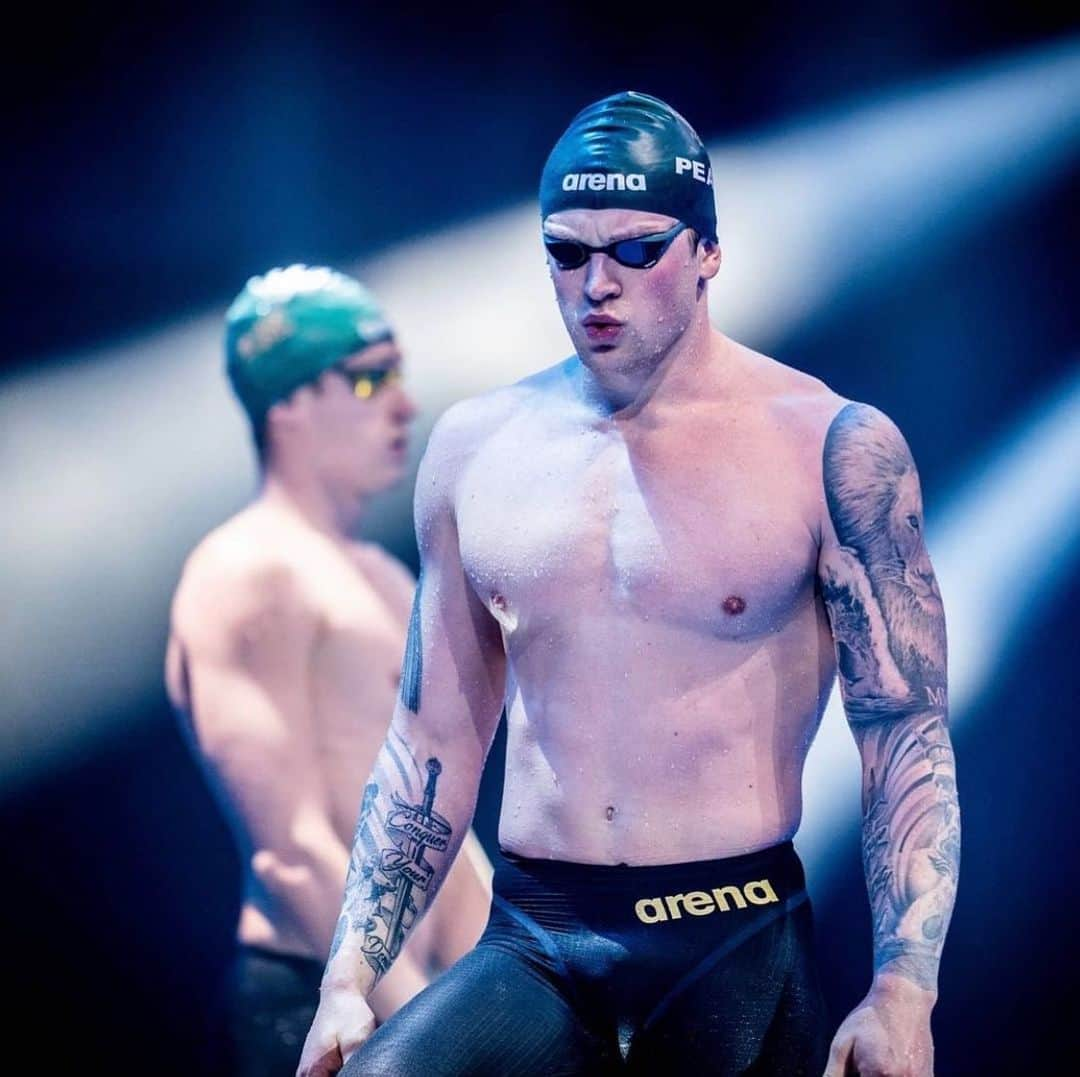 arenausaさんのインスタグラム写真 - (arenausaInstagram)「🌎 NEW WORLD RECORD ALERT 🌎  @adam_peaty touches at 55:41 in the 100m Breaststroke setting another world record.  Show him some ♥️♥️♥️  #arenawaterinstinct #isl2020」11月23日 6時01分 - arenausa