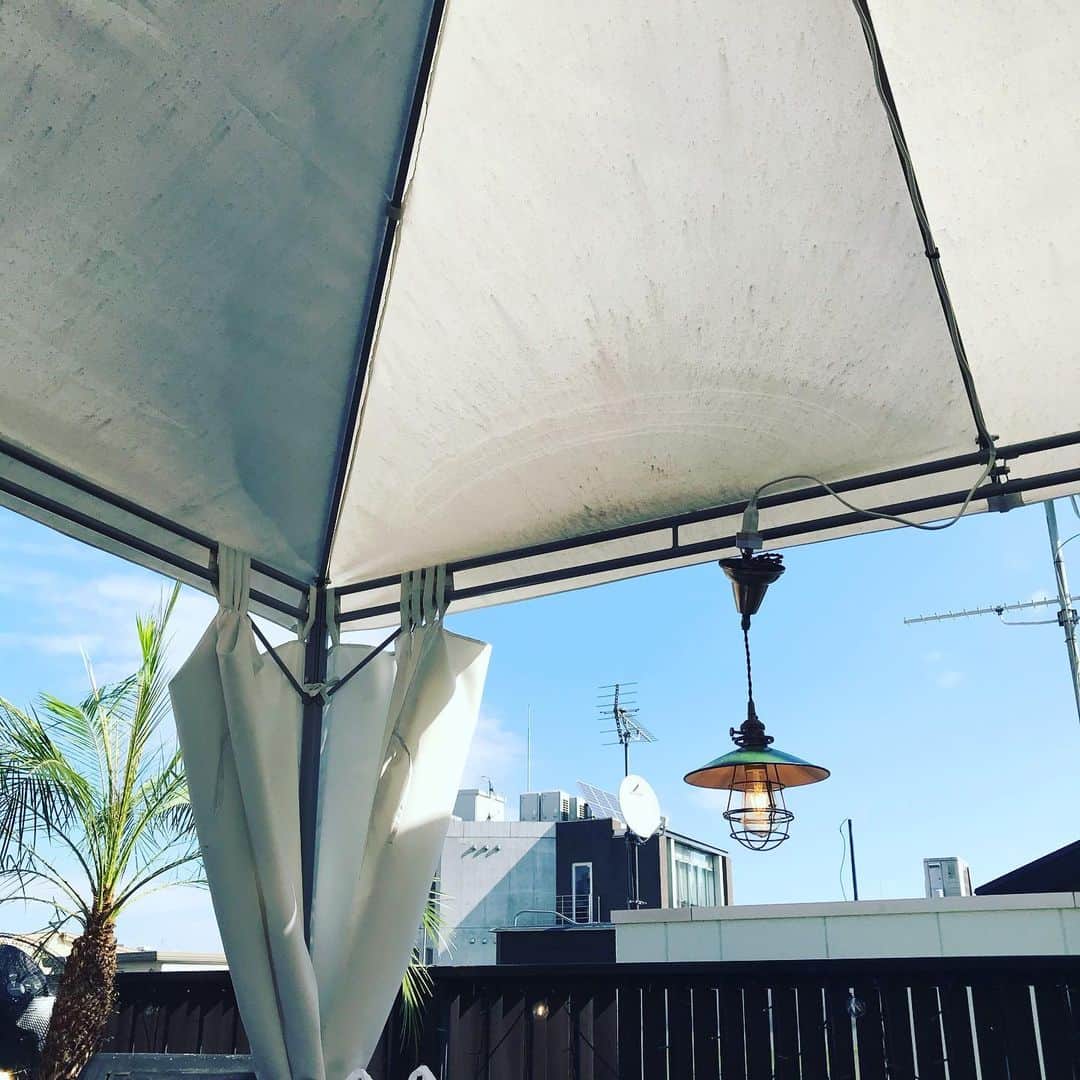 のインスタグラム：「#あー楽しかった #🥩と🦞 #肉とシーフード #仁くんBBQ #久々に #午前中から🍻 #午前中まで🍻は時々あるが #楽しかった #仁くんのおもてなし #ホスピタリティ‼️ #生麺焼きそばはマルちゃんが美味しい #ありがと〜〜 #城咲仁 #今井寿 #imaihisashi #bucktick #bt #peace #✌🏻 #🌈🌈🌈🌈🌈🌈🌈 #アブラカダブラ #ABRACADABRA #🔮🙏🏻 #御守り」