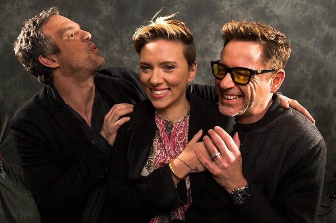 ロバート・ダウニー・Jrさんのインスタグラム写真 - (ロバート・ダウニー・JrInstagram)「HBD and so much more...The world is lucky to know you two... @markruffalo #ScarlettJohansson」11月23日 6時37分 - robertdowneyjr