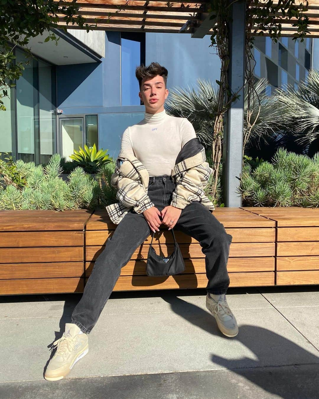 ジェームス・チャールズさんのインスタグラム写真 - (ジェームス・チャールズInstagram)「sweater weather」11月23日 7時21分 - jamescharles