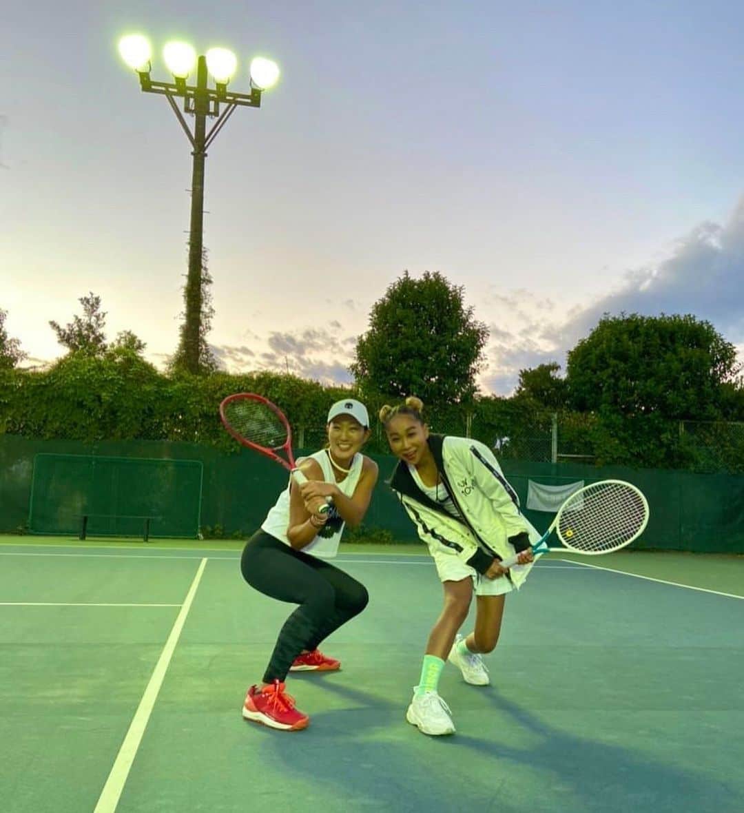 奥野彩加さんのインスタグラム写真 - (奥野彩加Instagram)「We Ready✨😋🎾👯#tennisgirls   先日はテルマちゃんとテニス❣️🎾 楽しかった& hope to see you soon!! ✨ @thelmaaoyama  #letsgo • • #テニス #プロ #トレーニング #アスリート #歌手 #筋トレ女子 #スポーツ #アメリカ #tennis #pro #singer  #artist #aoyamathelma #japanese #japan #training #fitness #fit #athlete #tennisplayer #houston  #texas #青山テルマ  #테니스 #스포츠  #love #cypresstx #tenniscoach」11月23日 7時42分 - ayakaokuno