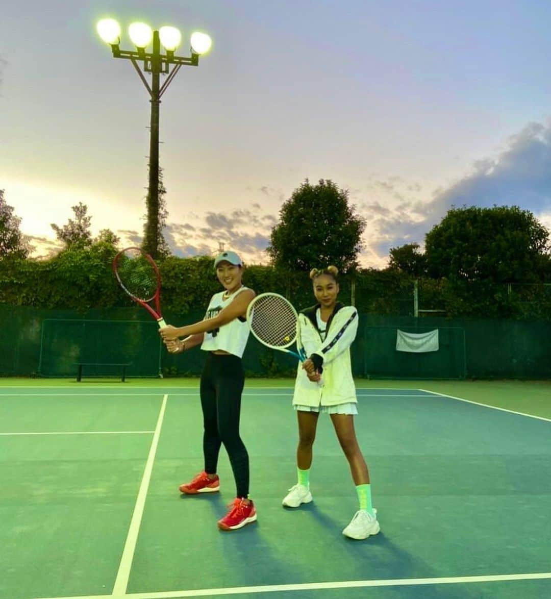 奥野彩加さんのインスタグラム写真 - (奥野彩加Instagram)「We Ready✨😋🎾👯#tennisgirls   先日はテルマちゃんとテニス❣️🎾 楽しかった& hope to see you soon!! ✨ @thelmaaoyama  #letsgo • • #テニス #プロ #トレーニング #アスリート #歌手 #筋トレ女子 #スポーツ #アメリカ #tennis #pro #singer  #artist #aoyamathelma #japanese #japan #training #fitness #fit #athlete #tennisplayer #houston  #texas #青山テルマ  #테니스 #스포츠  #love #cypresstx #tenniscoach」11月23日 7時42分 - ayakaokuno