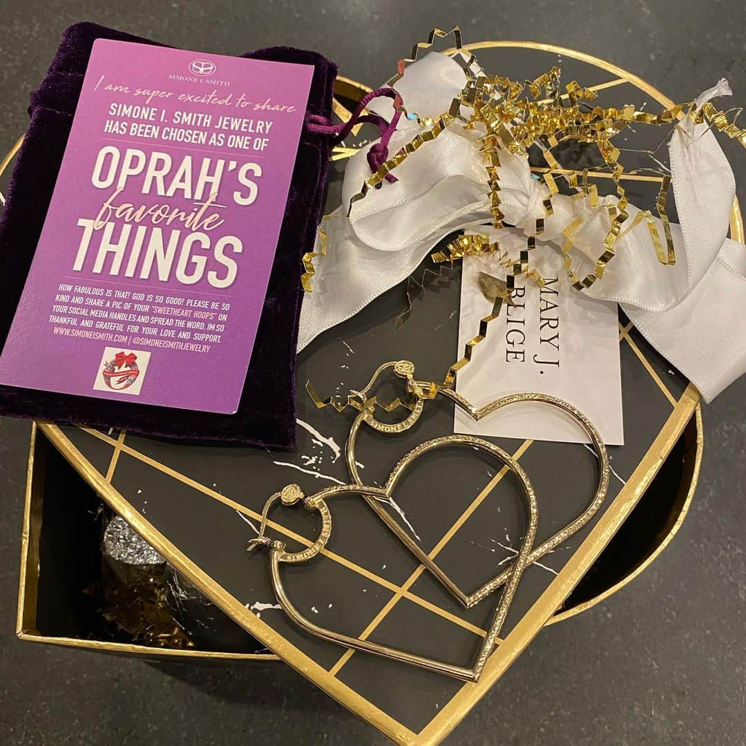 メアリー・J. ブライジさんのインスタグラム写真 - (メアリー・J. ブライジInstagram)「Congratulations @sislovespurple on @simoneismithjewelry making it on #OprahFavoriteThings 🔥🔥」11月23日 7時47分 - therealmaryjblige