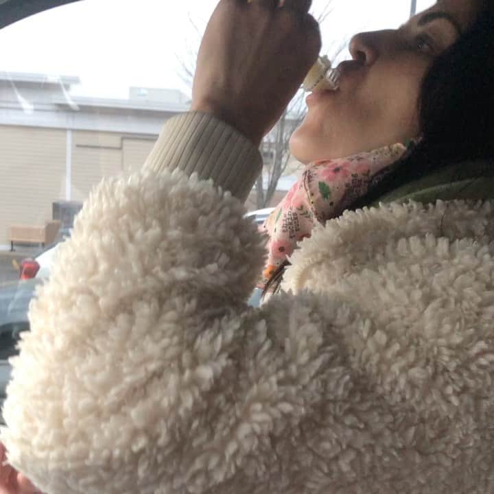 スコット・フォーリーのインスタグラム：「Not a commercial, never seen the stuff before. Glad I didn’t film myself cause I damn near cried. Not really. Maybe a bit. One tear. #thanksgivingshopping.」