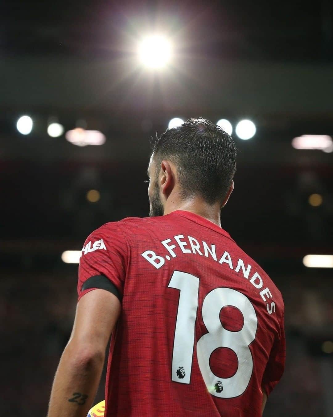 マンチェスター・ユナイテッドさんのインスタグラム写真 - (マンチェスター・ユナイテッドInstagram)「Looking ahead ⚽️💫 #MUFC #BrunoFernandes」11月23日 8時00分 - manchesterunited