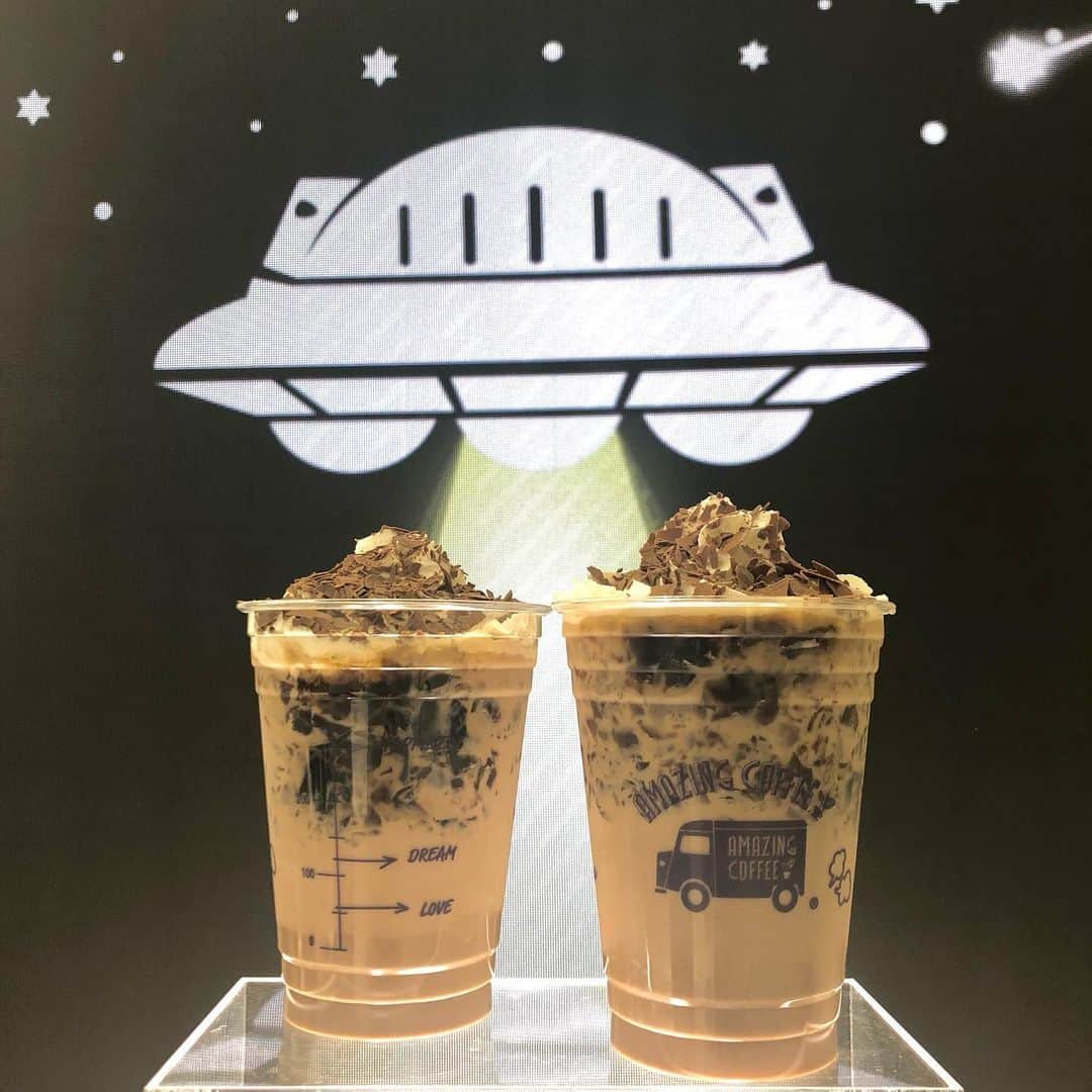 のインスタグラム：「. ☀️Good morning🍂 . TOKYO SHIBUYA限定ドリンク🥤 『マーブルモ〜モ〜』 . ホワイトチョコとダークチョコを使用し、更に❗️コーヒーゼリーと上にホイップクリームをのせ、仕上げにチョコレートをふりかけた贅沢なチョコモ〜モ〜です🐮🍫 . マーブルモ〜モ〜と渋谷店でしか味わえない空間をお楽しみください🛸✨ . #AMAZINGCOFFEE #TOKYOSHIBUYA #AMeCO #アメコ #Coffee #Cafe #カフェ #マーブルモ〜モ〜 #チョコレート #渋谷PARCO #渋谷パルコ #渋谷カフェ @parco_shibuya_official @vertical_garage」