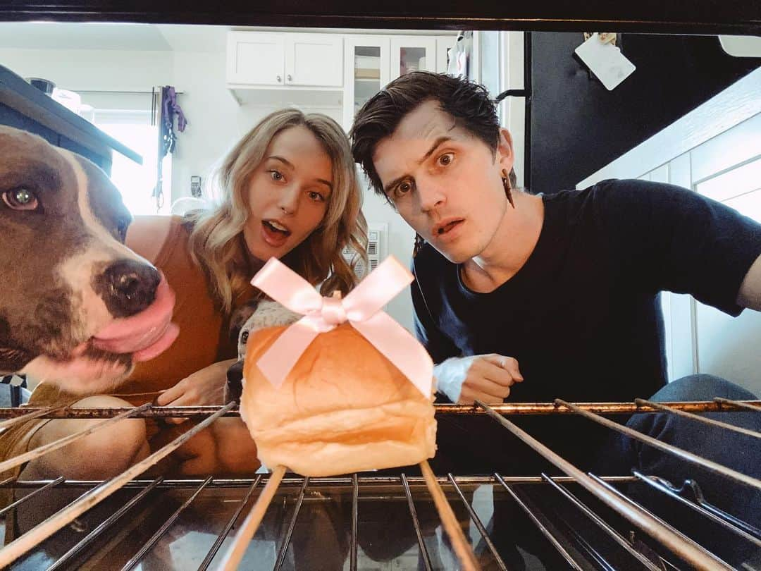 Breonne Rittingerのインスタグラム：「Bake Time: May 2021   We got a bun in the oven!! 🎀」