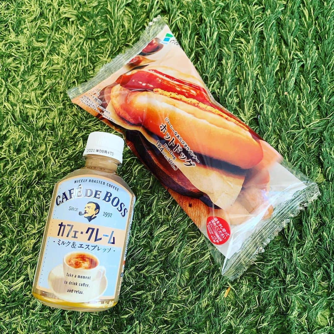 黒沢薫さんのインスタグラム写真 - (黒沢薫Instagram)「今日まで！ #カフェドボス　#ボスパン #familymart #instafood #instacoffee #hotdog #lovelife」11月23日 8時58分 - kaorukurosawa_lovelife