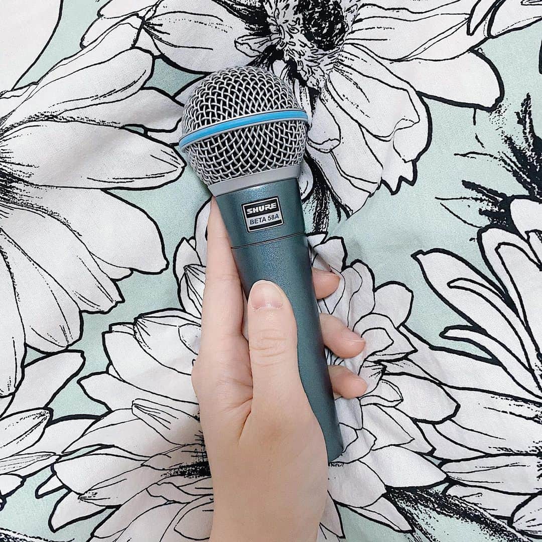 鈴木芳奈のインスタグラム：「おとと、 ことばと、 おもいと、 ひびき。  久しぶりにマイマイク🎤 いつの日か響き渡りますように☺︎✨」